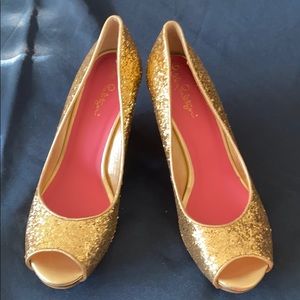 Lily Pulitzer size 8 gold sparkle wedge